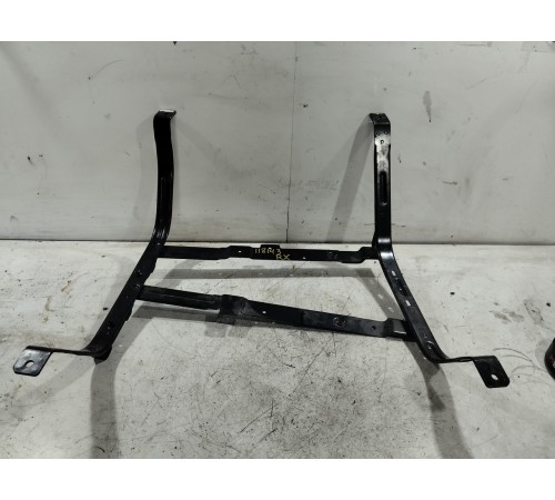 Кронштейн топливного бака