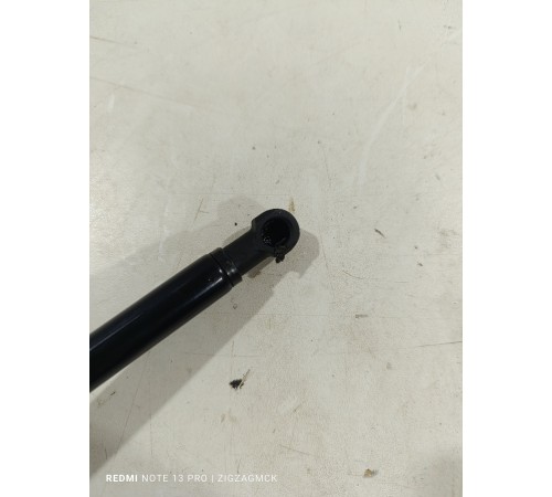 Амортизатор капота