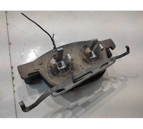 Колодки(передний, правый)