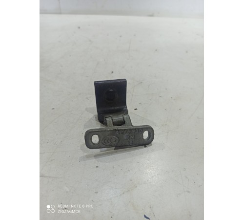 Петля крышки багажника(правая)