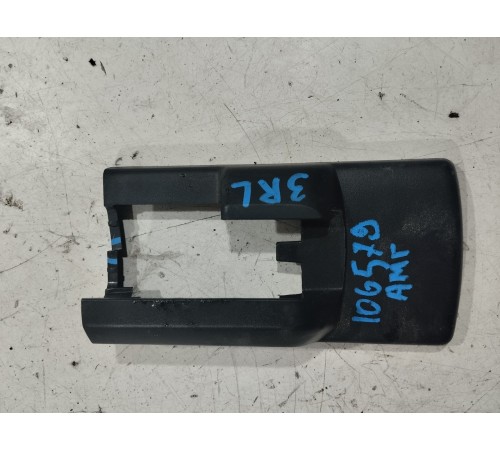 Накладка крепления сиденья задняя правая