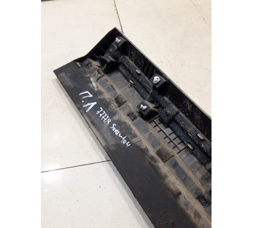 Накладка двери (передняя, левая)