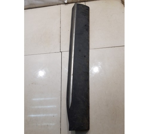 Накладка двери (передняя, левая)