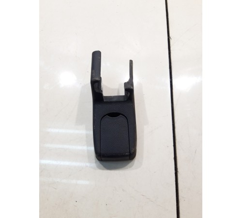 накладка крепления сиденья(передняя правая)