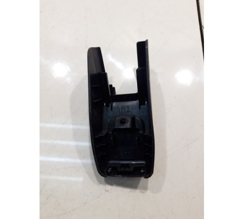 накладка крепления сиденья(передняя правая)