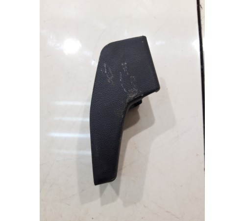 накладка крепления сиденья(передняя правая)