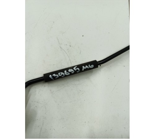 Держатель капота