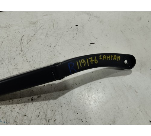 Поводок стеклоочистителя правый