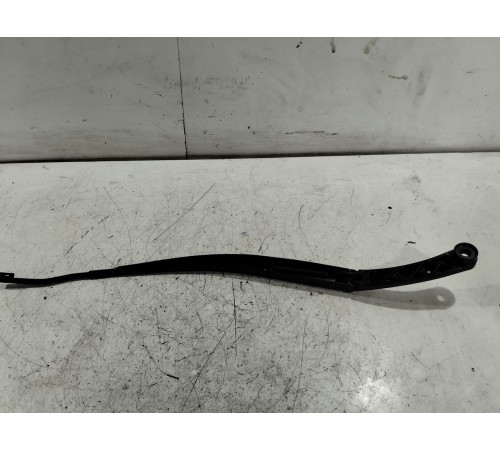 Поводок стеклоочистителя правый