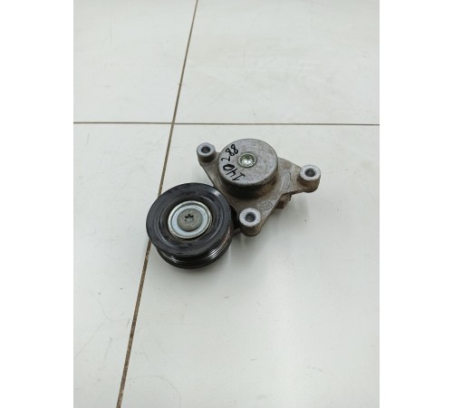 Ролик натяжитель приводного ремня