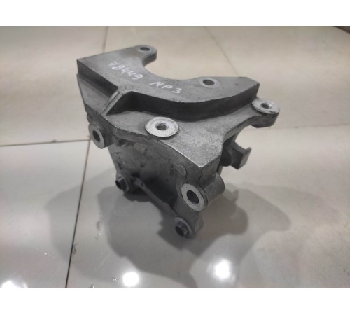 Кронштейн помпы