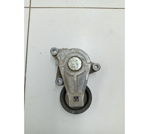 Ролик натяжитель приводного ремня