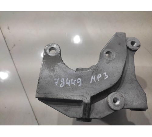 Кронштейн помпы