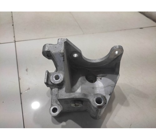 Кронштейн помпы