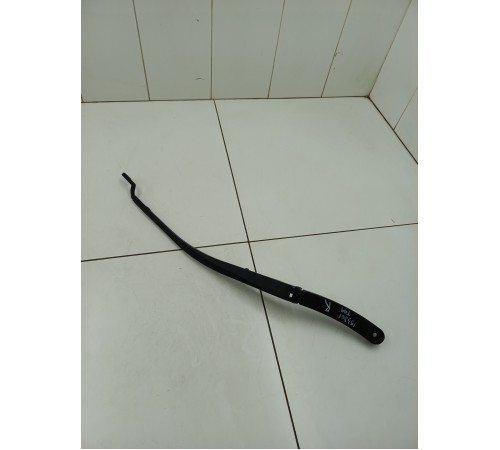 Поводок стеклоочистителя правый