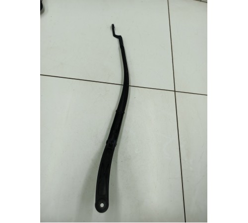 Поводок стеклоочистителя правый