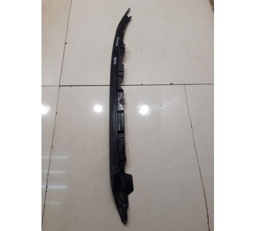 Уплотнитель капота