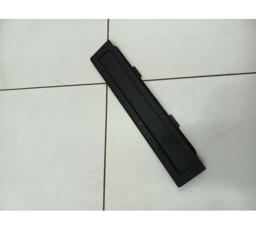 Пластик багажника