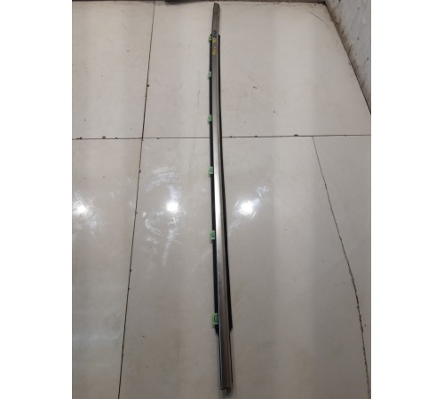 Молдинг стекла двери задней правой наружний