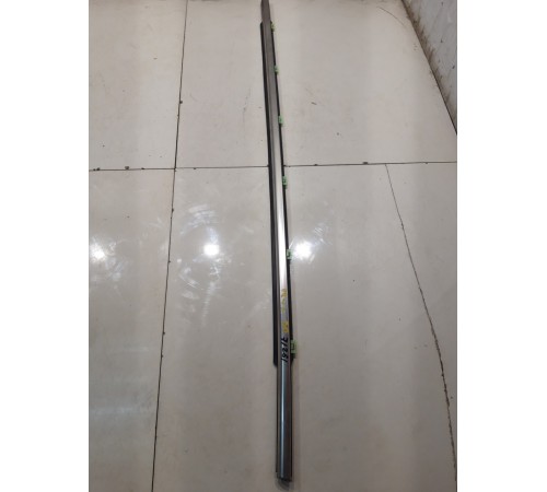 Молдинг стекла двери задней правой наружний