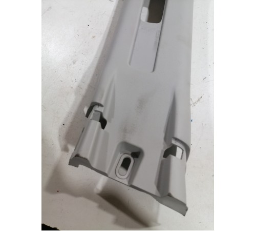 Обшивка стойки центральная левая