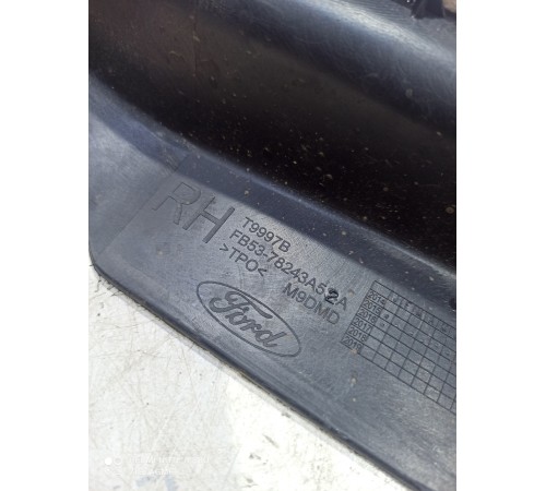 Обшивка центральной стойки(правая нижняя)