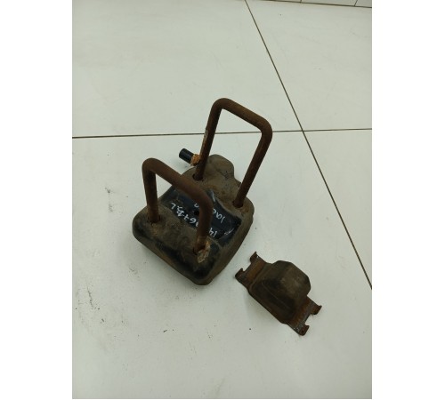 Стремянка рессоры задняя левая