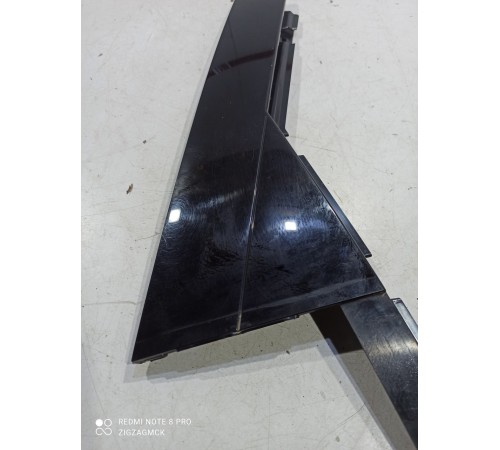 Накладка двери (задняя правая)