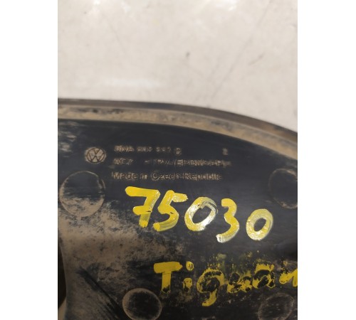 Уплотнитель ниши лючка бензобака