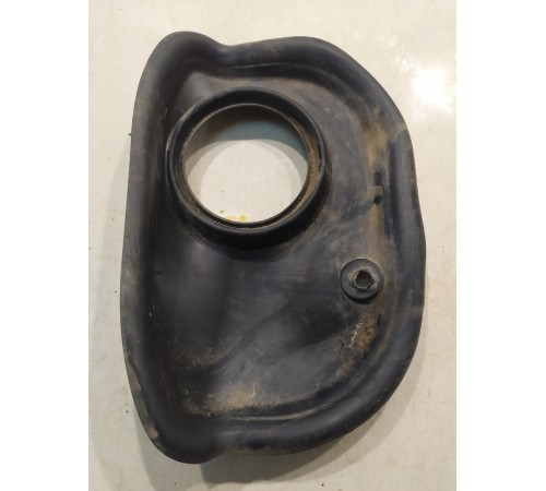 Уплотнитель ниши лючка бензобака