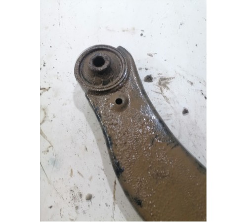 Рычаг подвески передний левый