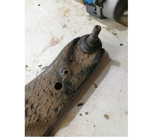 Рычаг подвески передний левый