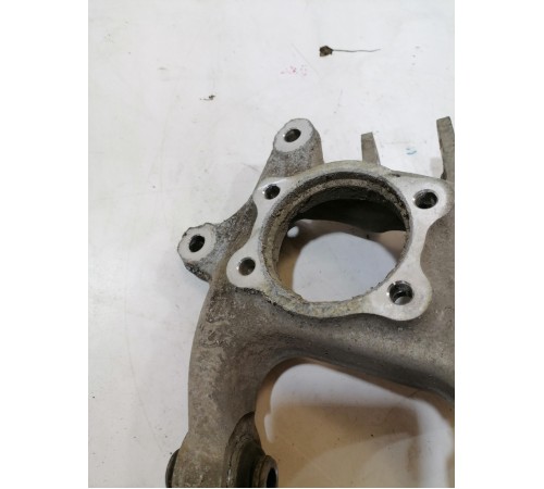 Кулак поворотный задний правый