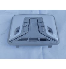 Плафон внутреннего освещения салона передний