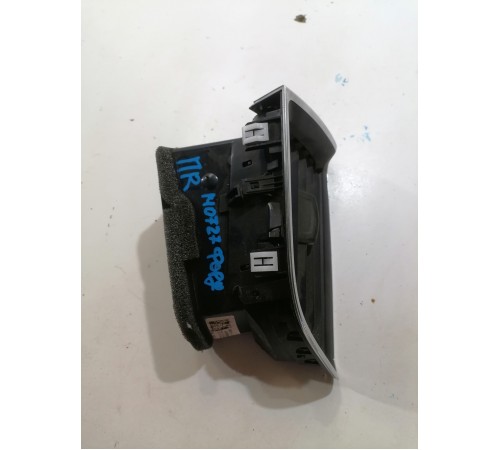 Дефлектор воздушный правый