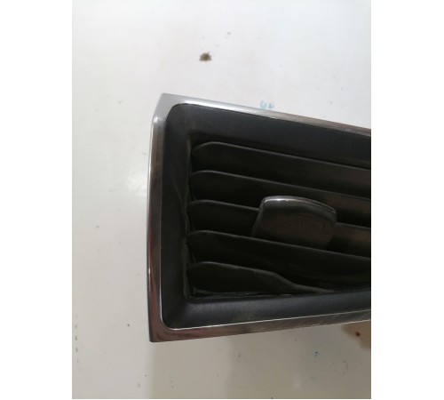 Дефлектор воздушный правый