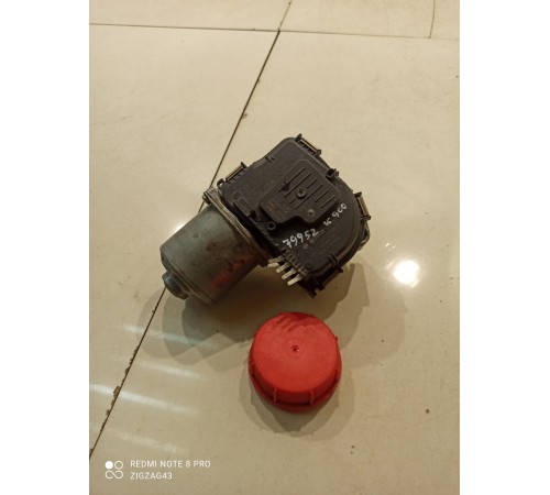 Моторчик стеклоочистителя(передний)