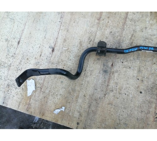 Стабилизатор передний