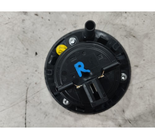 Динамик салона правый