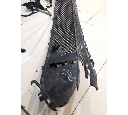 Решетка переднего бампера