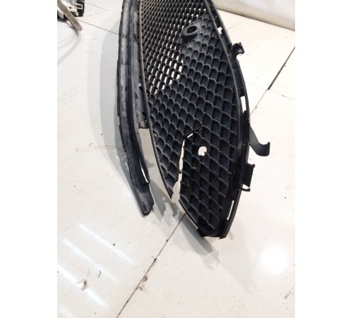 Решетка переднего бампера