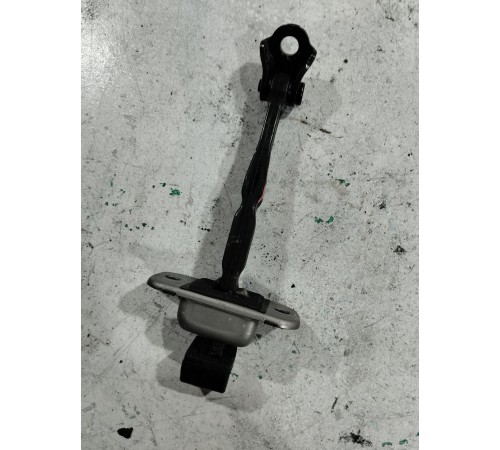 Ограничитель двери задний правый