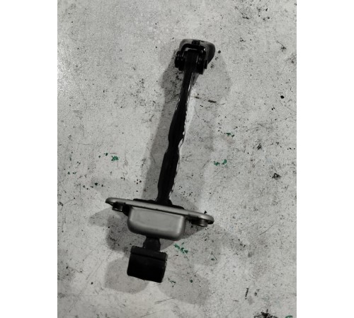 Ограничитель двери задний правый