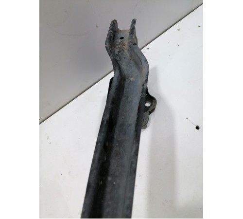 Усилитель переднего бампера нижний