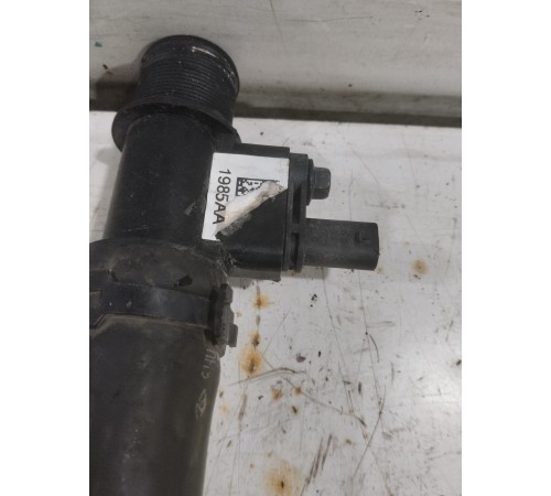 Патрубок системы охлаждения с датчиком