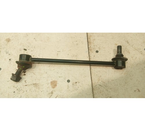 Стойка переднего стабилизатора