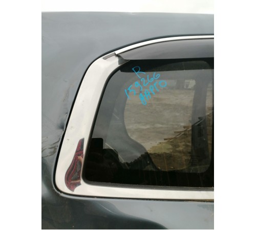 Глухое стекло кузова правое, форточка