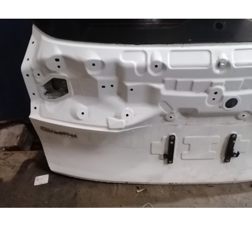 Крышка багажника со стеклом