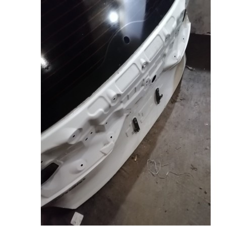 Крышка багажника со стеклом