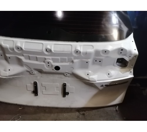 Крышка багажника со стеклом